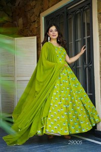 Fabricante de Vestidos de Alta Calidad en Georgette Pesada con Estampado Digital de Surat al Precio Más Bajo, Proveedor de la India - Product Image 3