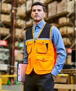 เสื้อกั๊กนิรภัยโพลีเอสเตอร์สะท้อนแสงแบบไฮวิส พร้อมช่องใส่ของหลายช่อง  โลโก้สั่งทำพิเศษ คุณสมบัติสะท้อนแสงสำหรับการถ่ายภาพและตกปลา - Product Image 4