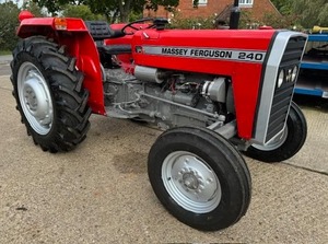 รถแทรกเตอร์ฟาร์มมือสอง Massey Ferguson 90 แรงม้า ขับเคลื่อน 4 ล้อ ระบบเกียร์ รุ่น 399/290/385/375/165/185/240/260 มีขาย - Product Image 6