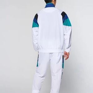 Combinaison de jogging avec logo personnalisé ensemble de survêtements coupe-vent avec fermeture éclair pour hommes surdimensionnés surdimensionnés en nylon survêtement coupe-vent pour hommes - Product Image 6