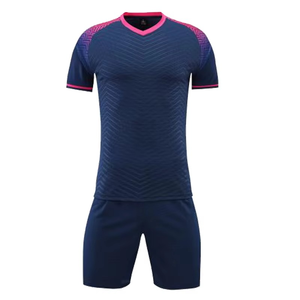 ชุดฟุตบอลผลิตจากโรงงานขายส่ง บริการ OEM ODM น้ำหนักเบา สวมใส่สบาย ผลิตจากโพลีเอสเตอร์ 100% เป็นมิตรกับสิ่งแวดล้อม - Product Image 5