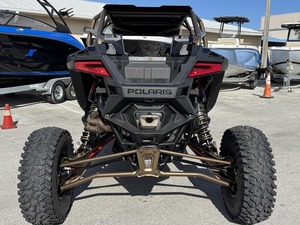 ( J) OFERTA NUEVA AL POR MAYOR PARA 2025 BLACK 2025 RZR Pro R 4 Ultimate - Product Image 3
