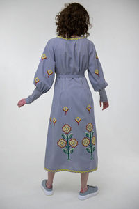 เดรสยาวคอกลมแขนยาวปักลายดอกไม้, มาใหม่และเซ็กซี่เดรสยูเครนทรงหลวมชายหาดลำลองสำหรับผู้หญิงใส่ในฤดูใบไม้ผลิฤดูใบไม้ร่วงพร้อมเข็มขัด - Product Image 4