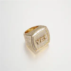 Bague en laiton hip-hop élégante plaquée or 18 carats sertie de zirconiums cubiques glacés, bijoux de fête pour hommes en gros et à bas prix - Product Image 4