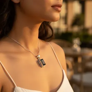 Pendentif en argent sterling 925 avec quartz fumé taille émeraude, serti clos, géométrique, solitaire, classique, bijoux unisexe - Product Image 1