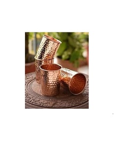 Gobelet rond en cuivre avec finition brillante et bord épais adapté à la pratique ayurvédique ou aux rituels culturels - Product Image 1