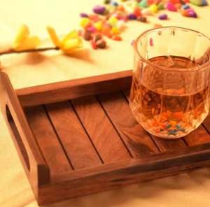 Bandeja de servicio de madera decorativa navideña de nuevo diseño para servir té café con asa en diseño moderno y elegante - Product Image 1