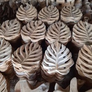 Artesanía de madera de teca en forma de hoja de placa nublada de alta calidad para la decoración del hogar y la fiesta - Product Image 5