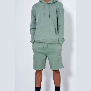 Conjuntos cortos para hombre, conjuntos de 2 piezas, chándal informal, chándal atlético para hombre, ropa deportiva adecuada para correr, sudaderas con capucha y conjunto corto - Product Image 1