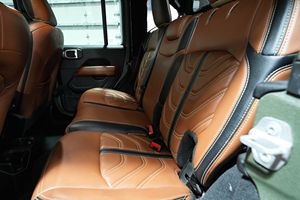 JEEP WRANGLER UNLIMITED SAHARA 2019 USADO, CONVERSIÓN 6X6, Volante a la Izquierda/Derecha - Product Image 5