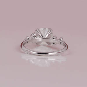 Anillo de diseño Floral de moda de 1,8-2,15 quilates chapado en oro sólido de 14KT para mujer - Product Image 4