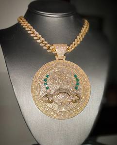 Glamoroso Dije de Corazón de Plata de Ley 925 Personalizado con Moissanita de Corte Brillante Claridad VVS Chapado en Rodio Unisex - Product Image 1