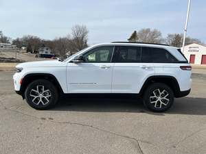 รถจี๊ปเชอโรกี ลิมิเต็ด ปี 2024 ใหม่/มือสอง ขับเคลื่อน 4 ล้อ เกียร์อัตโนมัติ เบาะหนัง ไฟหน้า LED หลังคาซันรูฟ ระยะทางวิ่ง 1-25000 ไมล์ พร้อมกล้อง - Product Image 4