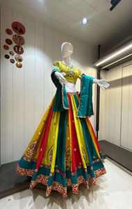 Chaniya Choli en Coton Khadi Pur de Haute Qualité Laxmi Lifestyle, 8 Mètres, Coupe Évasée, Broderie Butti Lourde, Anti-humidité, Traditionnel pour Navratri - Product Image 5