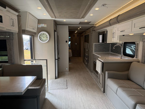Autocaravana Comfort 2021 2022 Usada Newmarr Super C Superstar Europa en Venta en Todo el Mundo - Product Image 4