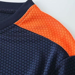 Camiseta de Fútbol OEM Disponible en Stock, Ropa Deportiva de Entrenamiento Personalizable, 100% Poliéster, Antibacteriana, Transpirable, Unisex - Product Image 5