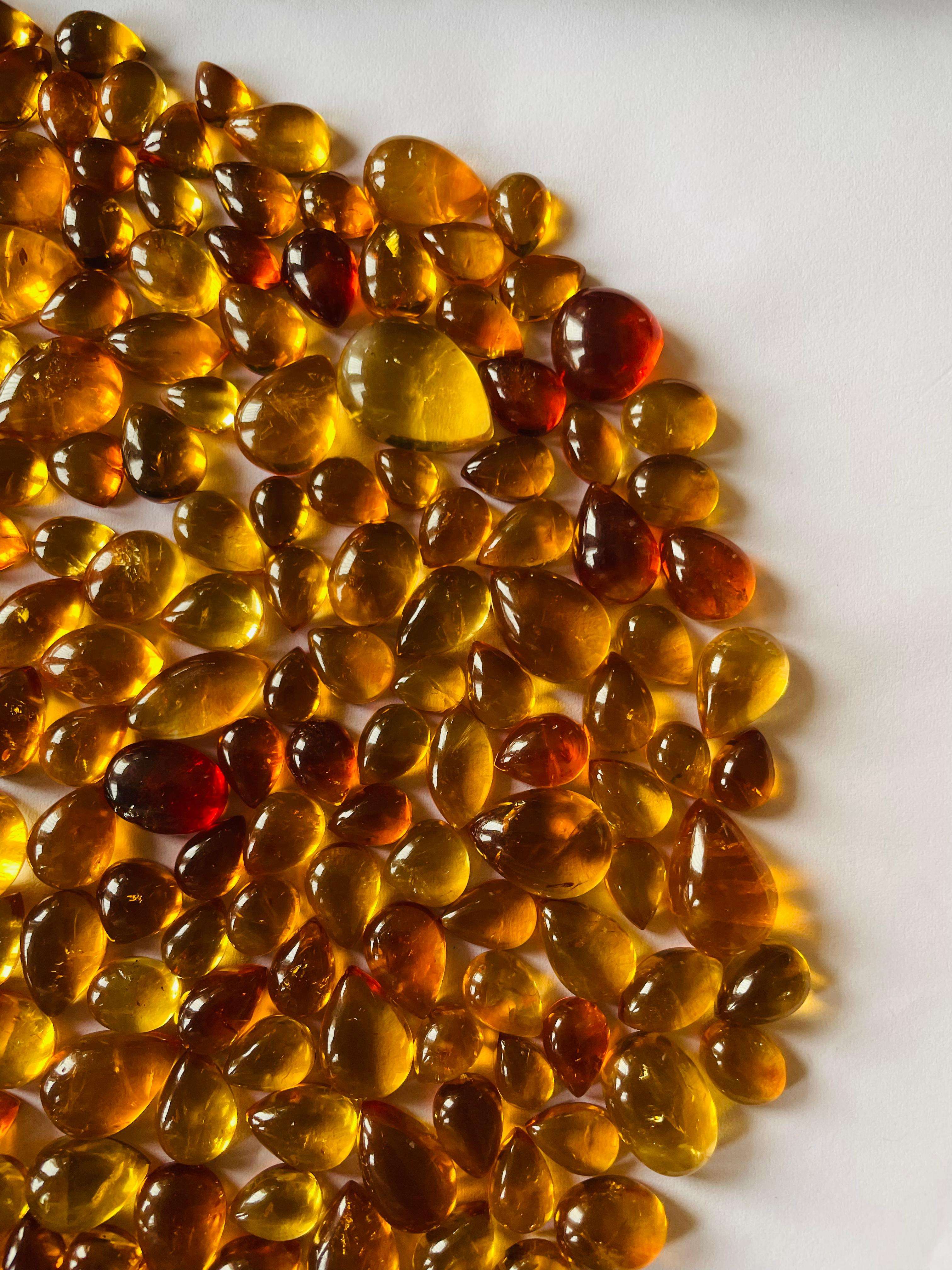 สีเหลือง