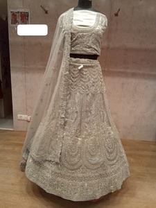 Élégante robe georgette brodée pour femme, parfaite pour les fêtes traditionnelles, les réceptions et les grandes occasions festives - Product Image 4