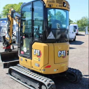Mini-excavatrice CAT 302 CR d'occasion en bon état, à vendre au meilleur prix - Product Image 1