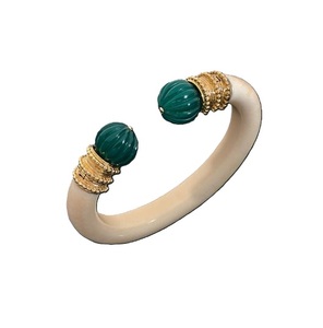 Bijoux de bracelets en os naturel de matériaux écologiques Meilleur design simple Bracelets en os naturel faits à la main pour dames comme cadeaux parfaits - Product Image 2