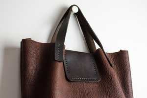 Vente en gros de sac fourre-tout pour femmes en cuir véritable de haute qualité fait à la main sac fourre-tout en cuir pour femmes de couleur unie pour dames de grande capacité - Product Image 2