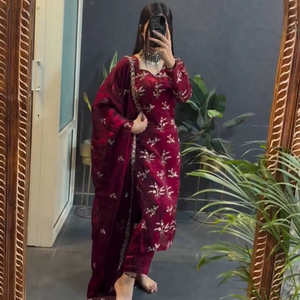 Costume de designer pakistanais Georgette Salwar avec broderie, longue robe pakistanaise Salwar Kameez Dupatta pour mariage - Product Image 1