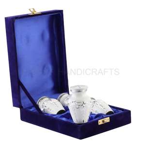 Urna de cremación de recuerdo con textura de madera de estilo americano para cenizas humanas, incluye caja de terciopelo, 4 bolsas, suministros de urnas funerarias al por mayor - Product Image 5