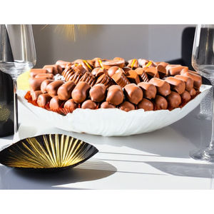 Cuenco de chocolate con forma personalizada de Metal blanco de calidad superior, cuenco decorativo elegante para servir Chocolate para bodas o eventos - Product Image 1