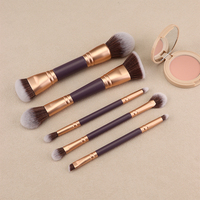 Kinlly – Kit de 9 pinceaux de maquillage professionnels pour le visage, avec poils doux mélangés et manche en aluminium durable, pour estomper les imperfections
