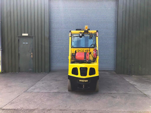 Chariot élévateur d'occasion Hyster H3.0FT 2020 4x4, mât monophasé, déplacement latéral, positionneur de fourches hydraulique, utilisation intérieure, origine France, avec siège - Product Image 6