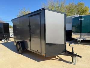 Remolque de Carga Cerrado de Diseño Nuevo y de Calidad, Stealth 8.5x24 XLT Pro, con Puerta de Rampa e Interior Acabado - Product Image 2