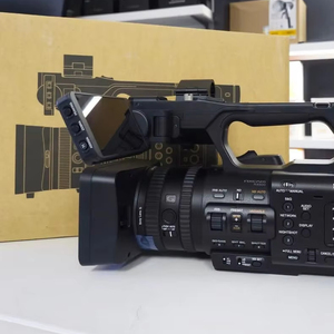 Videocámara profesional 4K XDCAM con resolución de imagen 8K Zoom óptico 40x y sensor de imagen MOS - Product Image 1