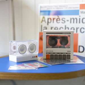 OVROOM Other Consumer Electronics ii <b>Speaker</b> Mini <b>Speaker</b> <b>Retro</b> Cassette Design With 5-Color Mood Light - Product Image 6