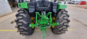 Tracteur utilitaire compact John Deere 4066M 4RM et 2RM, moteur et boîte de vitesses, puissance nominale de 160 ch, état neuf, modèle 2021 - Product Image 4