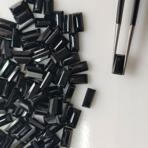 Espinela Negra Natural 8x4MM Corte Baguette, Gema Suelta de la Mejor Calidad para la Fabricación de Joyas - Product Image 1