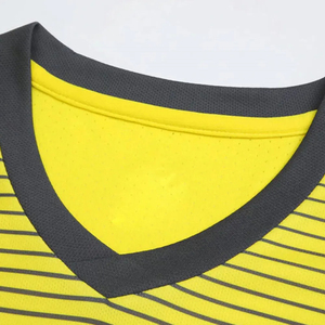 Meilleures ventes, prix bas, uniforme de football personnalisé à manches courtes, imprimé, tissu respirant doux, unisexe, en vente en ligne - Product Image 4