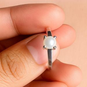 925ประดับมุกสีขาวธรรมชาติแหวนมุกแบบโซลิแทร์ - Product Image 2