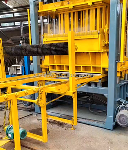 Presse hydraulique automatique de haute technologie pour la fabrication de blocs creux et de pavés - Product Image 2