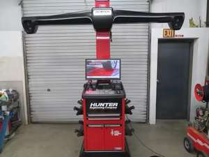 Máquina de Alineación de Ruedas 3D Hunter Original – Sistema Automatizado Computarizado de Alineación de Automóviles para Talleres de Reparación de Autos, Listo para la Venta - Product Image 2