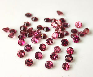Tourmaline rose naturelle, pierres précieuses rondes facettées de 1 mm à 6 mm avec jeu de couleurs pour la fabrication de bijoux - Product Image 1