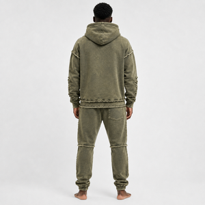Chándal para hombre con efecto desgastado que ofrece un look relajado, acabado lavado y comodidad suave para uso diario, atuendos urbanos y reuniones informales. - Product Image 3