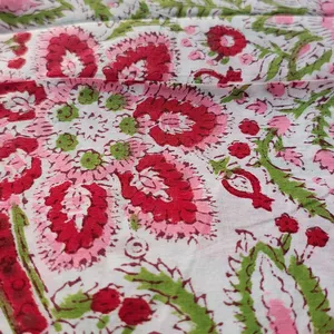 Tissu en coton biologique imprimé à la main Sanganeri, motif floral blanc et rose, respirant, pour ameublement - Product Image 4