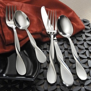 Couverts en métal de qualité supérieure avec acier inoxydable poli miroir pour la décoration de table de fête et les besoins de repas élégants - Product Image 2
