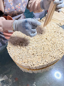 Smooth Round Disposable Chopsticks Supplier - Product Image 5