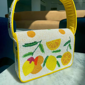 Bolso de Magnolia con cuentas, monedero con cuentas florales, bolso de flores blancas, bolso de hombro de primavera, monederos con cuentas de verano, hecho a mano floral - Product Image 1