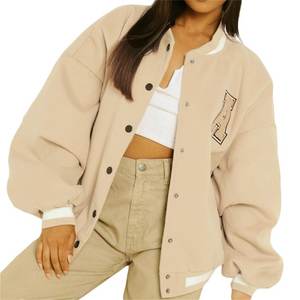 Veste universitaire en laine personnalisée pour femmes, veste de style lettreman à épaules tombantes avec manches en cuir d'agneau, respirante, style universitaire - Product Image 3