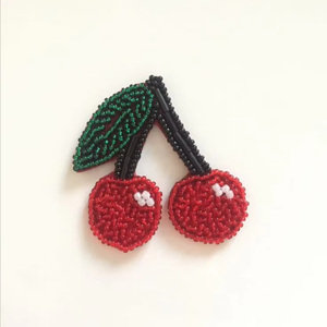 Broches de Cuentas de Diseño Personalizado de Moda Más Vendidos con Bordado Intrincado, Hechos a Mano y Únicos - Product Image 1