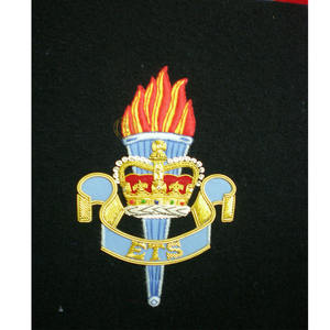 Insigne de broderie royale brodé à la main de bonne qualité à bas prix pour les uniformes de cérémonie - Product Image 2