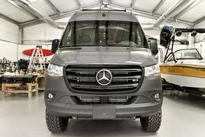 MERCEDES SPRINTER 2500 4X4 2021 USADO CON VOLANTE A LA IZQUIERDA/DERECHA - Product Image 2
