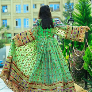 Meilleurs prix de gros sur les nouveaux arrivages Costumes afghans en soie pour femmes avec broderie à manches longues évasées et lourdes - Product Image 3